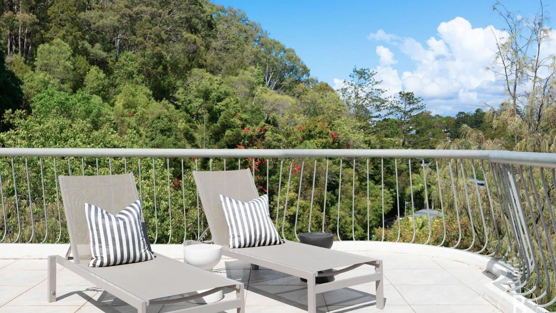 Mavis - Little Cove Daire Noosa Heads